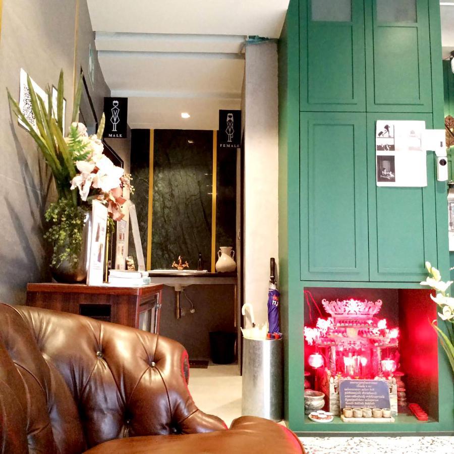 Homie Hostel & Cafe Bangkok Exterior foto